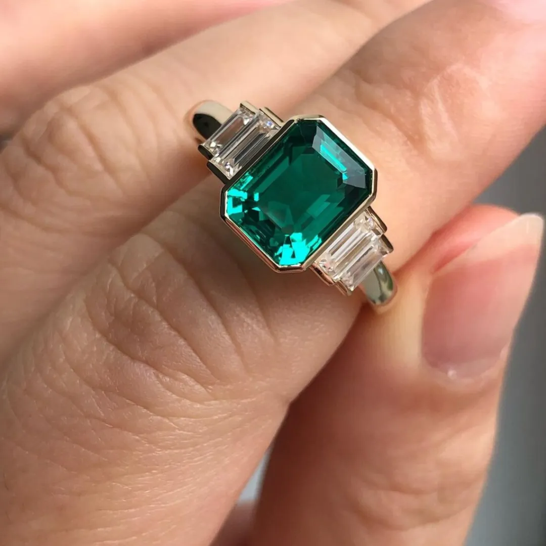 /public/photos/live/Estate Five Diamond Green Emerald Moissanite Ring 512 (2).webp
